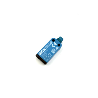 1028155 WL4-3F2130 W4-3, Reflexions-Lichtschranke, Doppellinse. Schaltabstand max.: 0,01 m ... 4,5 m. Anschlussart: Stecker M8, 3-polig.